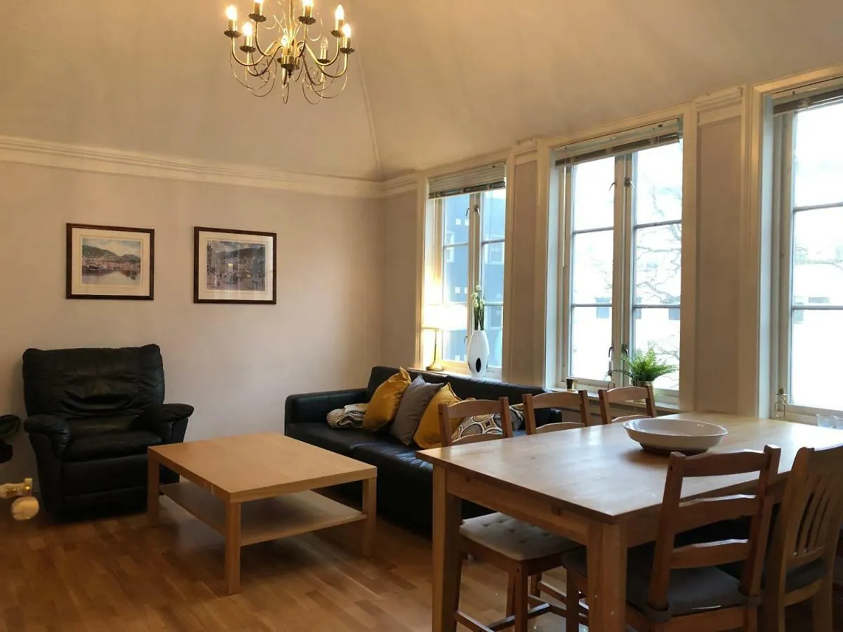 Big Central Apartment With Parking Bergen 0*,  Noruega
